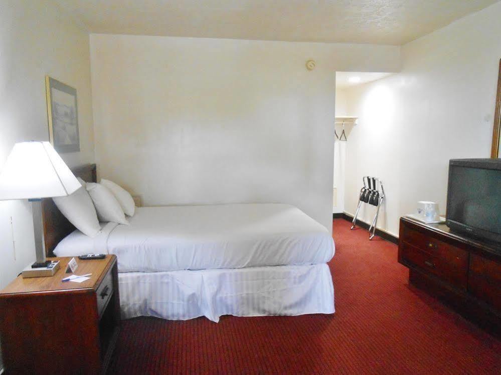 Americas Best Value Inn Norge Exterior photo