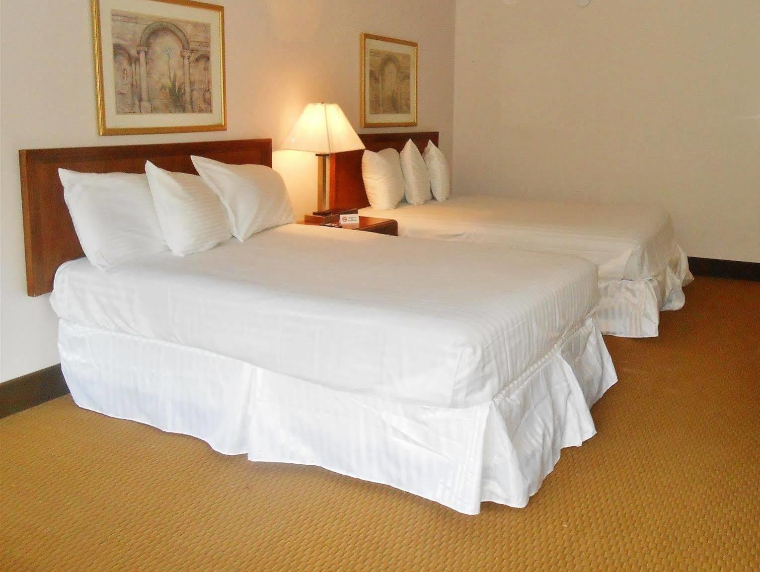 Americas Best Value Inn Norge Exterior photo