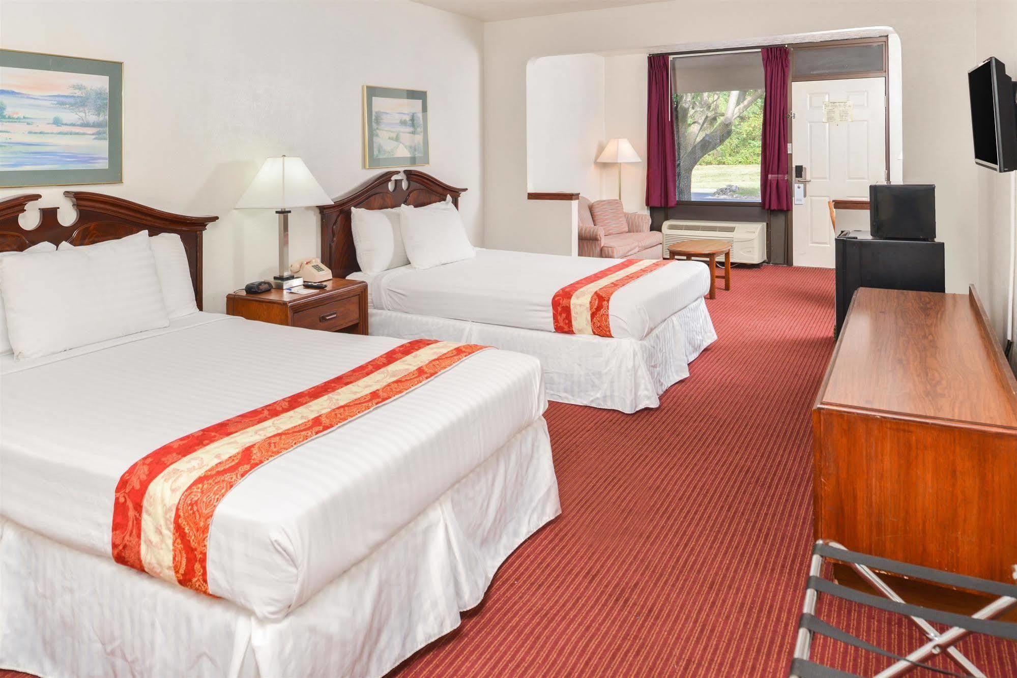 Americas Best Value Inn Norge Exterior photo