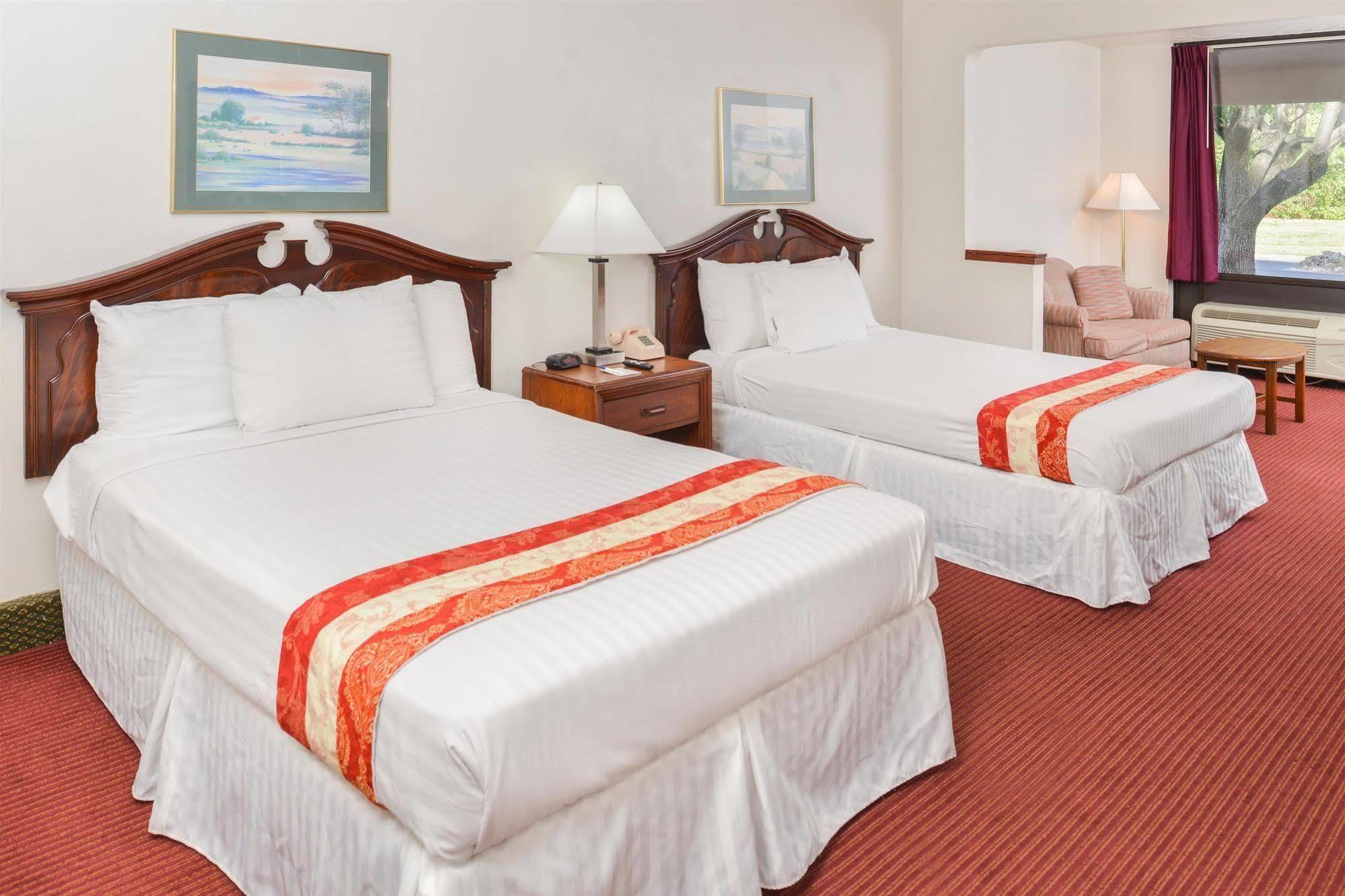 Americas Best Value Inn Norge Exterior photo
